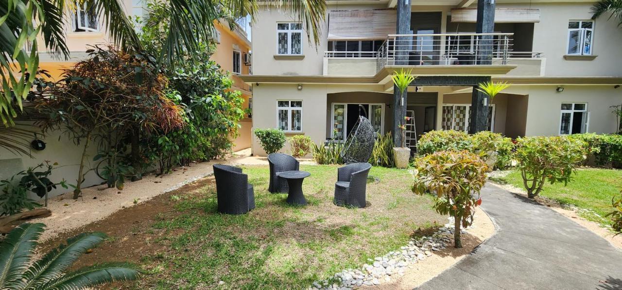 Number 5, Pebble Bay Appartments Grand Bay Buitenkant foto