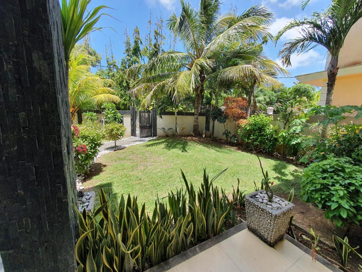 Number 5, Pebble Bay Appartments Grand Bay Buitenkant foto